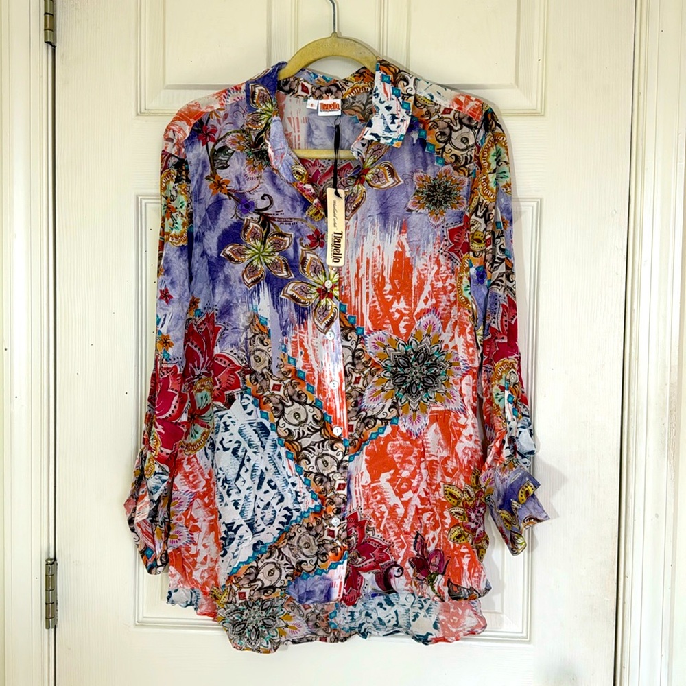 NWT 100% SILK Top Size Small / Medium Floral Multicolor Pattern